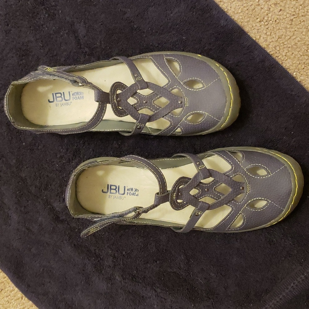 Jambu 8M closed toe sandals